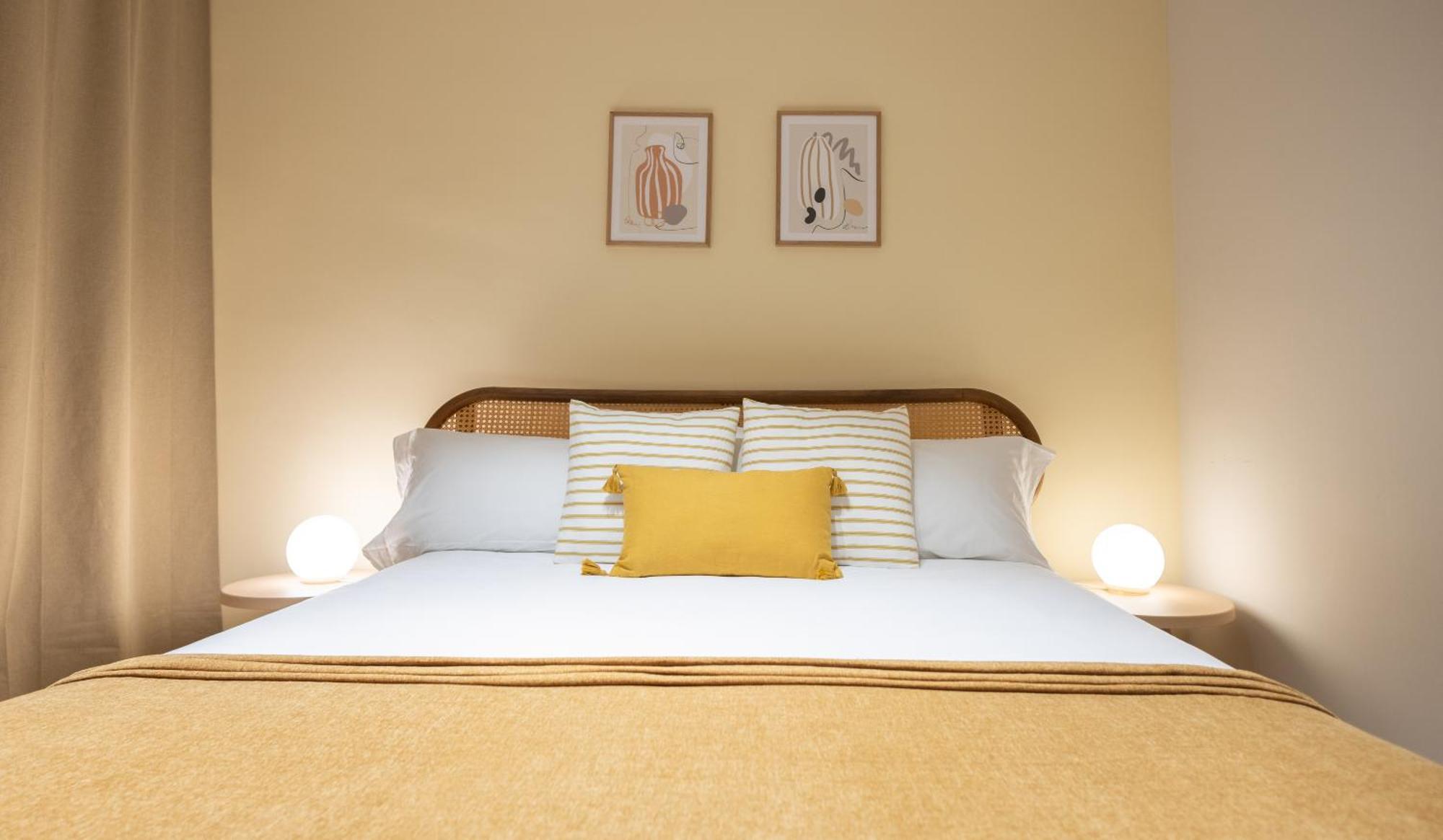 Stay U-Nique Apartments Balmes II Barcellona Esterno foto