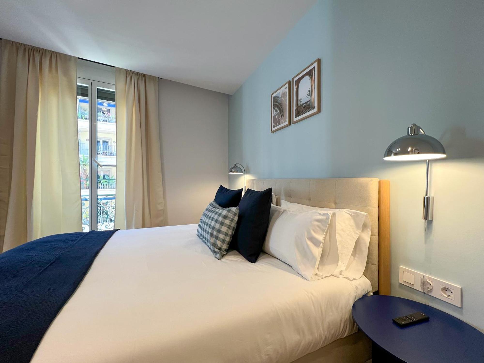 Stay U-Nique Apartments Balmes II Barcellona Esterno foto